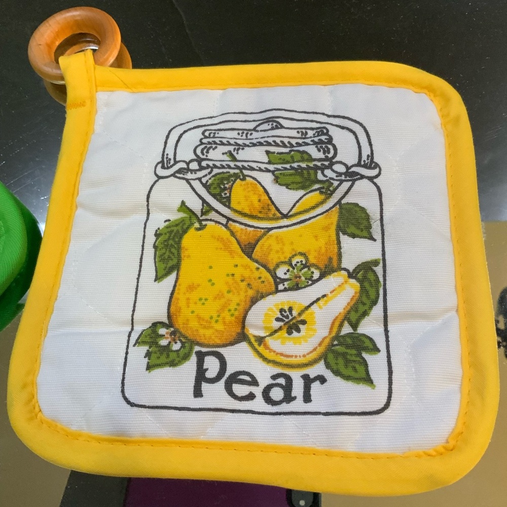 Vintage Potholders Apple and Pear Wood Hanger Set of 2 Green Yellow - Picture 2 of 4